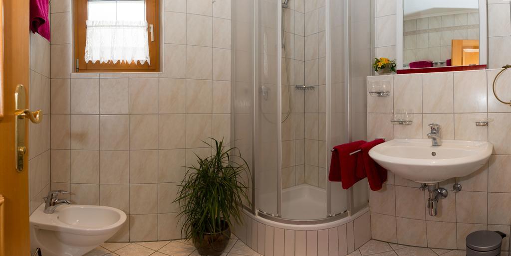 سيفيلد ان تيرول Kreuzhof Seefeld الغرفة الصورة